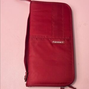 Frommer's Chic Red Travel Organizer